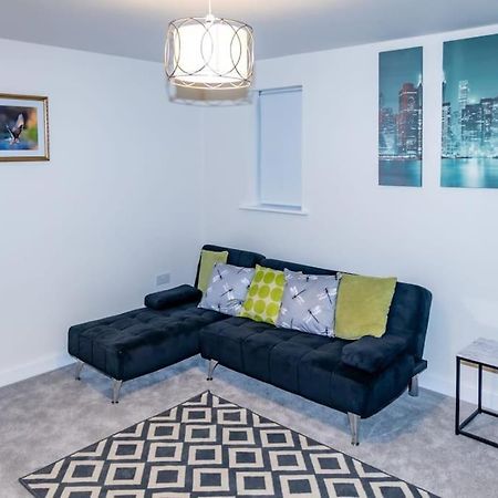 Cozy 3 Bed Sasha House In Beeston Nottingham 빌라 외부 사진