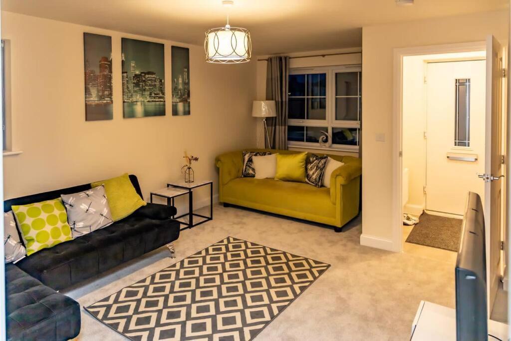Cozy 3 Bed Sasha House In Beeston Nottingham 빌라 외부 사진