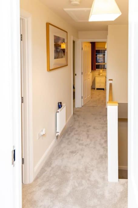Cozy 3 Bed Sasha House In Beeston Nottingham 빌라 외부 사진