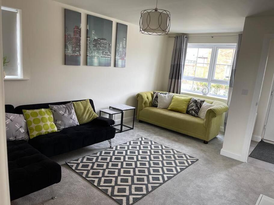 Cozy 3 Bed Sasha House In Beeston Nottingham 빌라 외부 사진