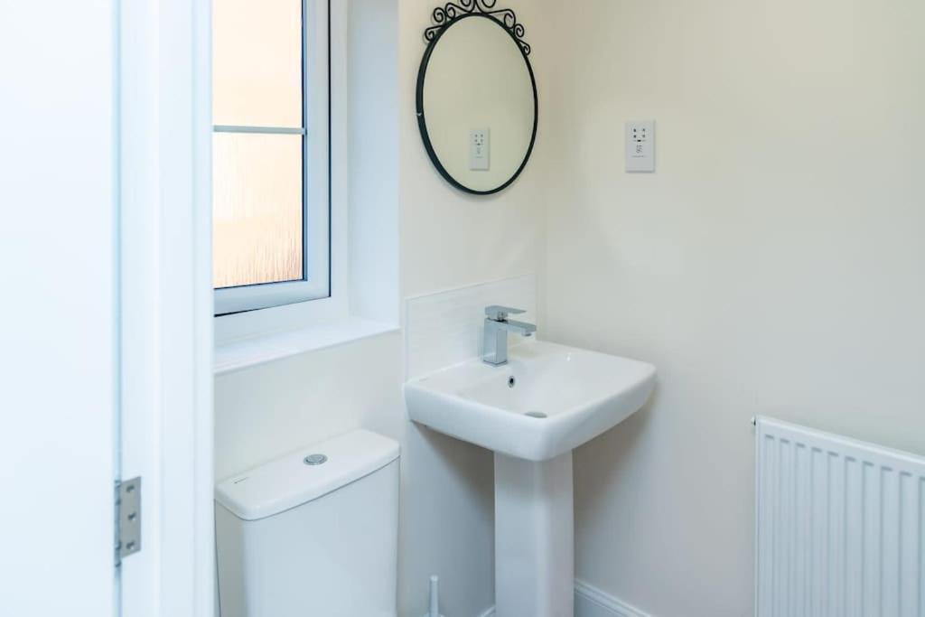 Cozy 3 Bed Sasha House In Beeston Nottingham 빌라 외부 사진