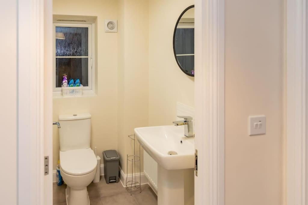 Cozy 3 Bed Sasha House In Beeston Nottingham 빌라 외부 사진