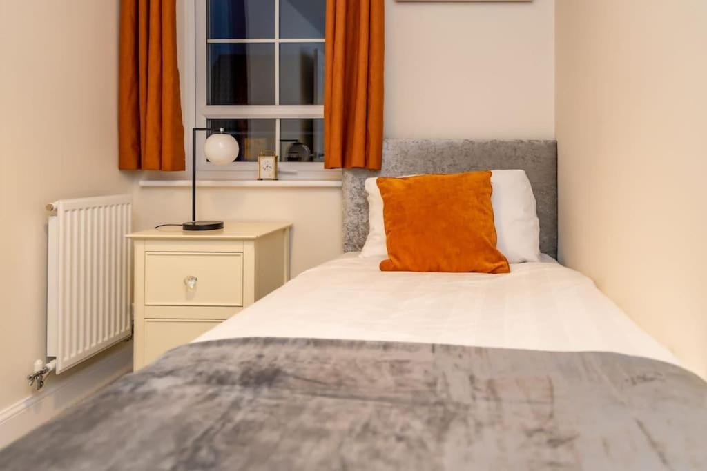 Cozy 3 Bed Sasha House In Beeston Nottingham 빌라 외부 사진