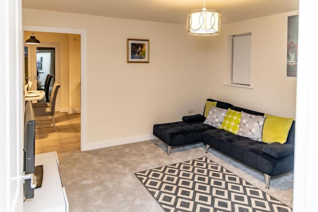 Cozy 3 Bed Sasha House In Beeston Nottingham 빌라 외부 사진