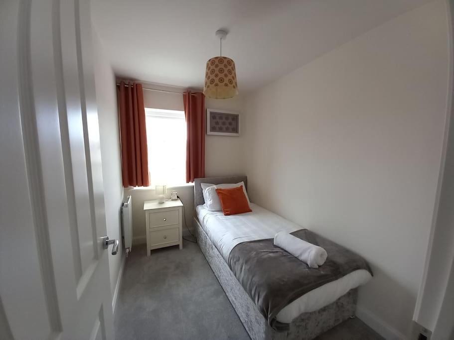 Cozy 3 Bed Sasha House In Beeston Nottingham 빌라 외부 사진