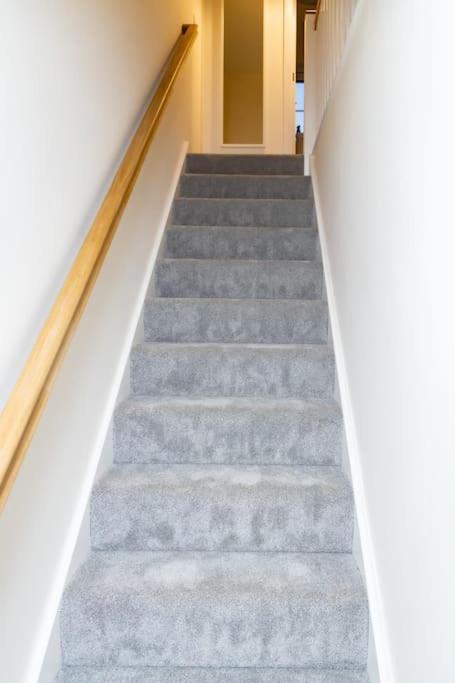 Cozy 3 Bed Sasha House In Beeston Nottingham 빌라 외부 사진